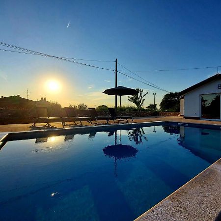 Cozy House With Pool Near Rovinj Leilighet Kanfanar Eksteriør bilde